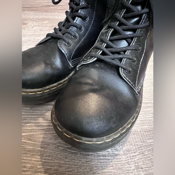 Dr. Martens Kids' Zavala Combat Lace Up Boot Little Kid Size 2 - Picture 2 of 9